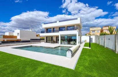 234m² villa for sale, Torrevieja, Spain No. 3164