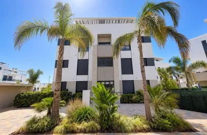 2 bedrooms apartment for sale, Los Alcazares, Spain No. 3174