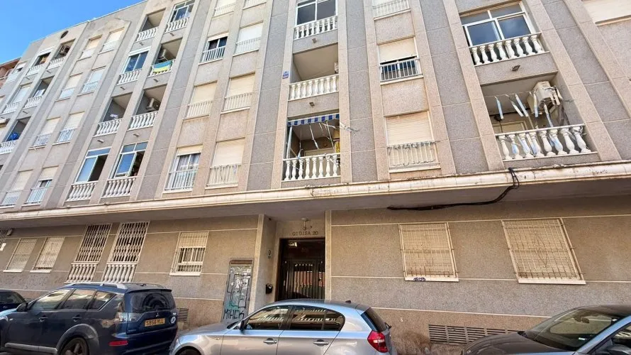 2 bedrooms apartment for sale, Torrevieja, Spain No. 3205 № 1