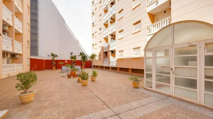 1 bedroom apartment for sale, Torrevieja, Spain No. 3076 № 4