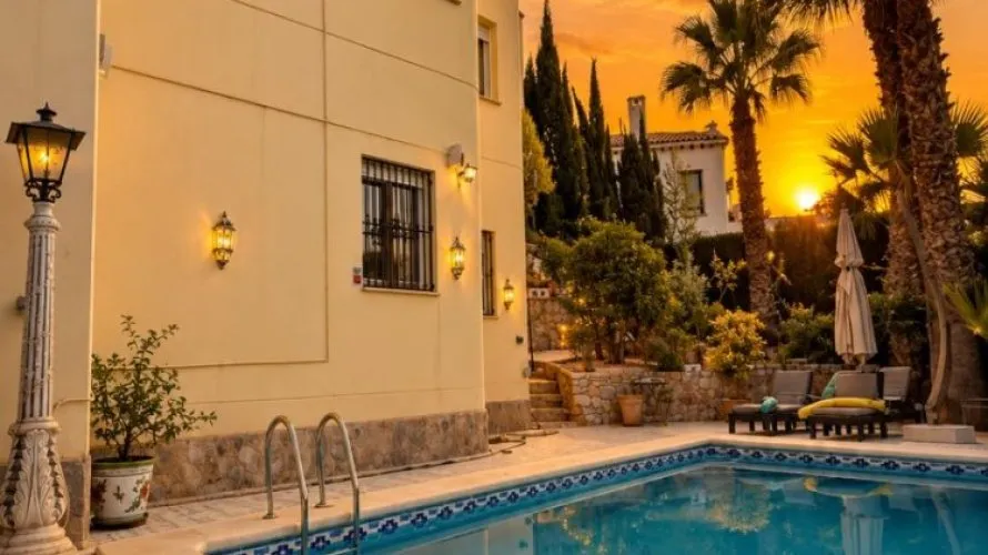 220m² villa for sale, Alicante, Spain No. 3278 № 1